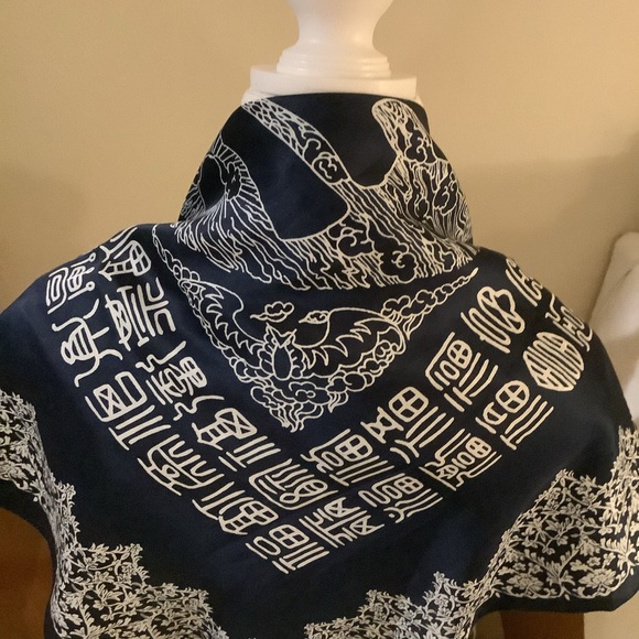 Chinese ChunHua Style Navy White Print 40” Square Scarf - Picture 7 of 11